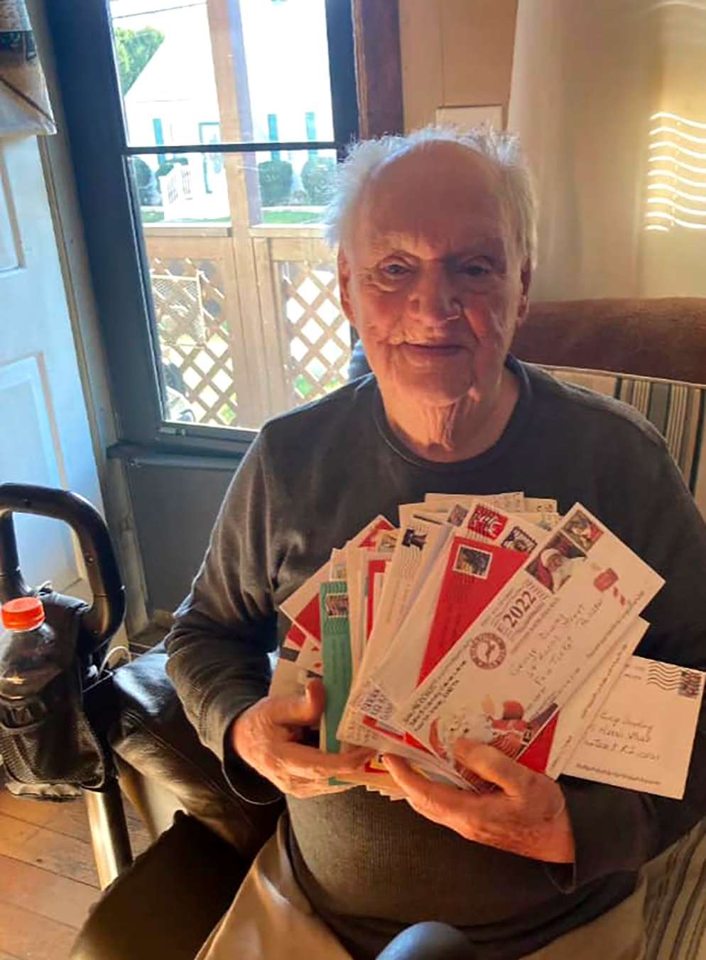 Man Gets 13 000 Cards Years After Death Of Wife Who Loved Christmas